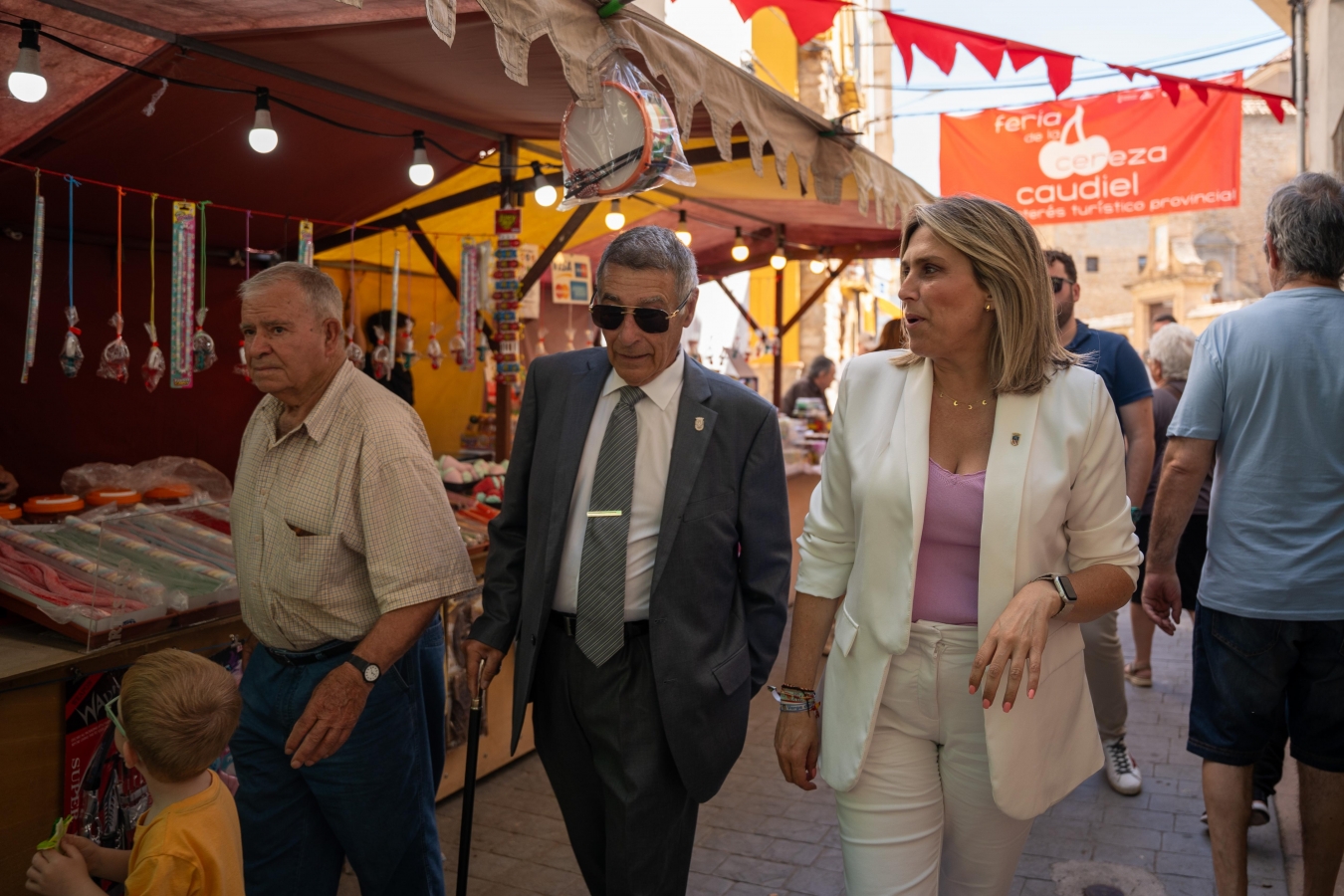 La Diputación de Castellón fomenta el producto local y el consumo de la cereza a través de la tradicional feria de Caudiel