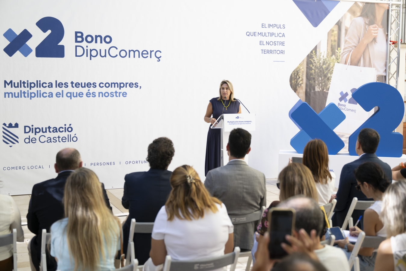 La Diputació de Castelló incentiva el consum local i generarà 4 milions d'euros en l'economia de la província a través del Bono DipuComerç